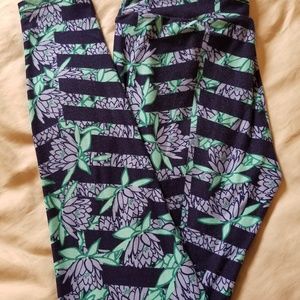 LULAROE Soft as butter Blue Modern Floral leggings